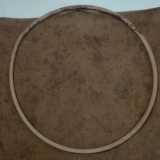 ...hula hoop con fasce di legno arrotondate...